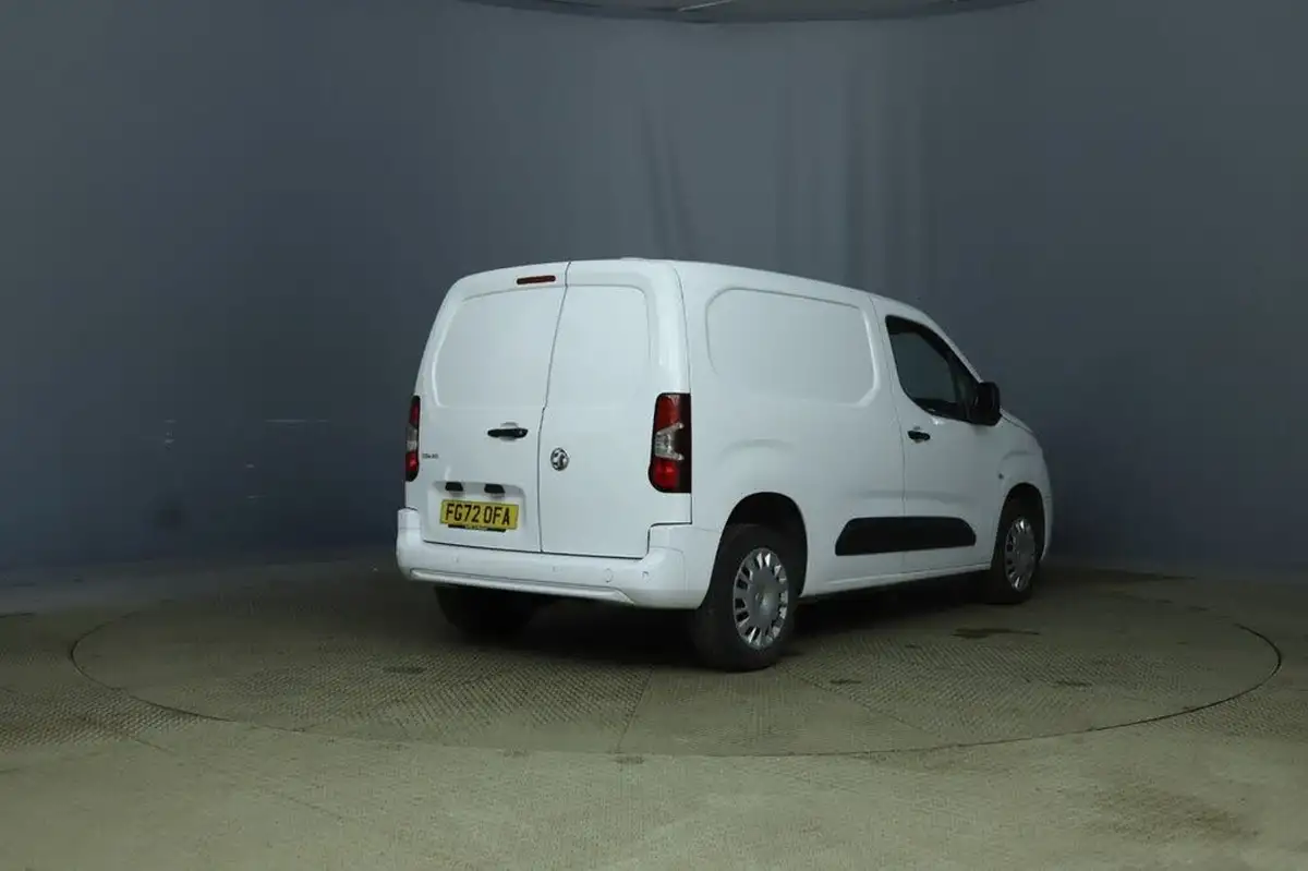 2022-vauxhall-combo-15cdti-sportive-2300-100pseu6dt-l1h1-big-6