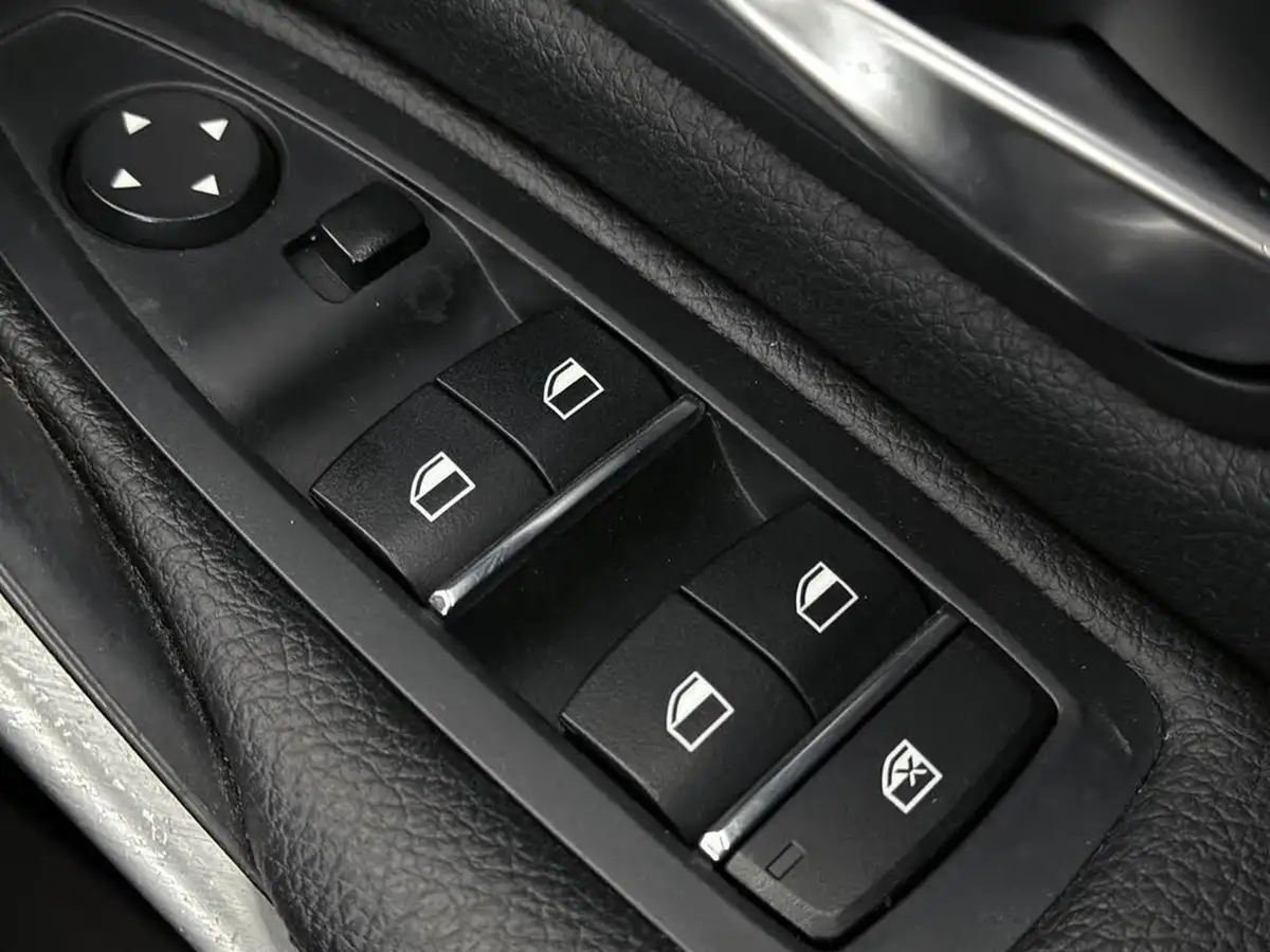 2018-bmw-3-series-20-330e-m-sport-big-21