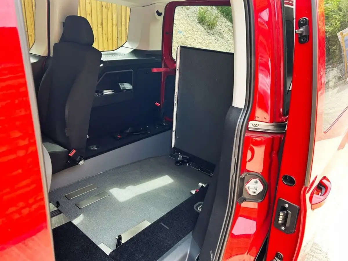 2023-ford-tourneo-connect-20-titanium-auto-big-7