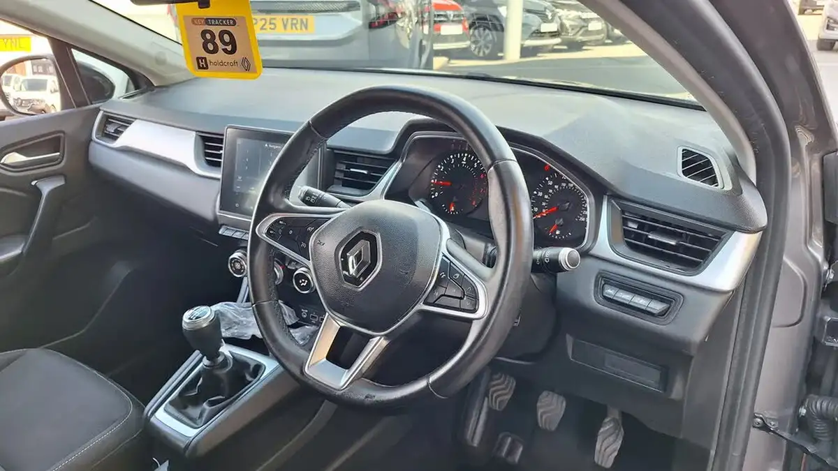 2021-renault-captur-13-tce-iconic-140ps-big-25