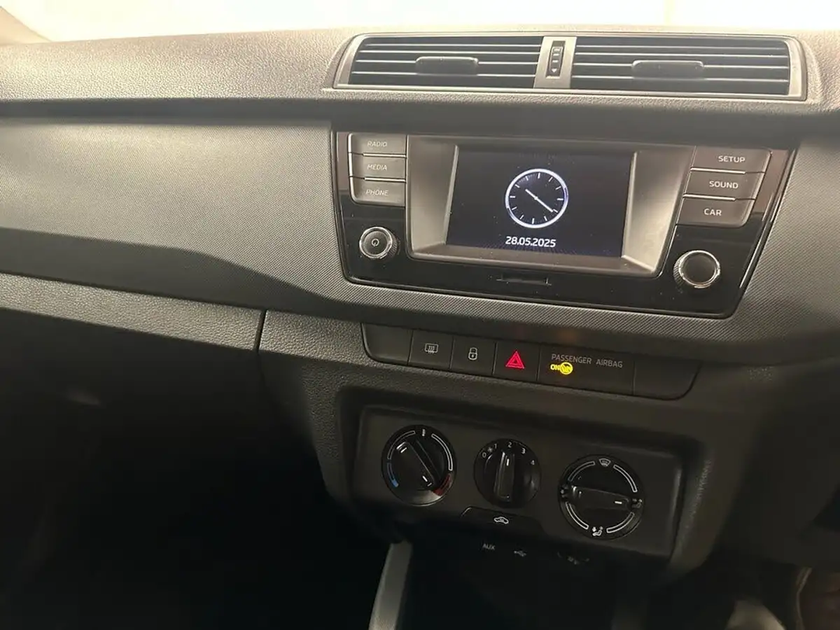 2017-skoda-fabia-10-mpi-s-hatchback-big-12