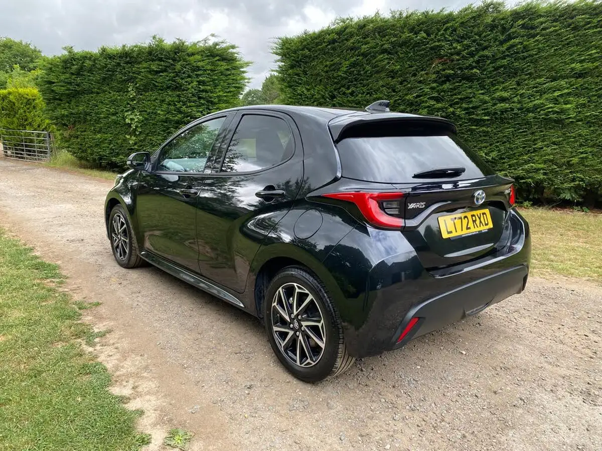 2022-toyota-yaris-15-vvt-i-design-big-10