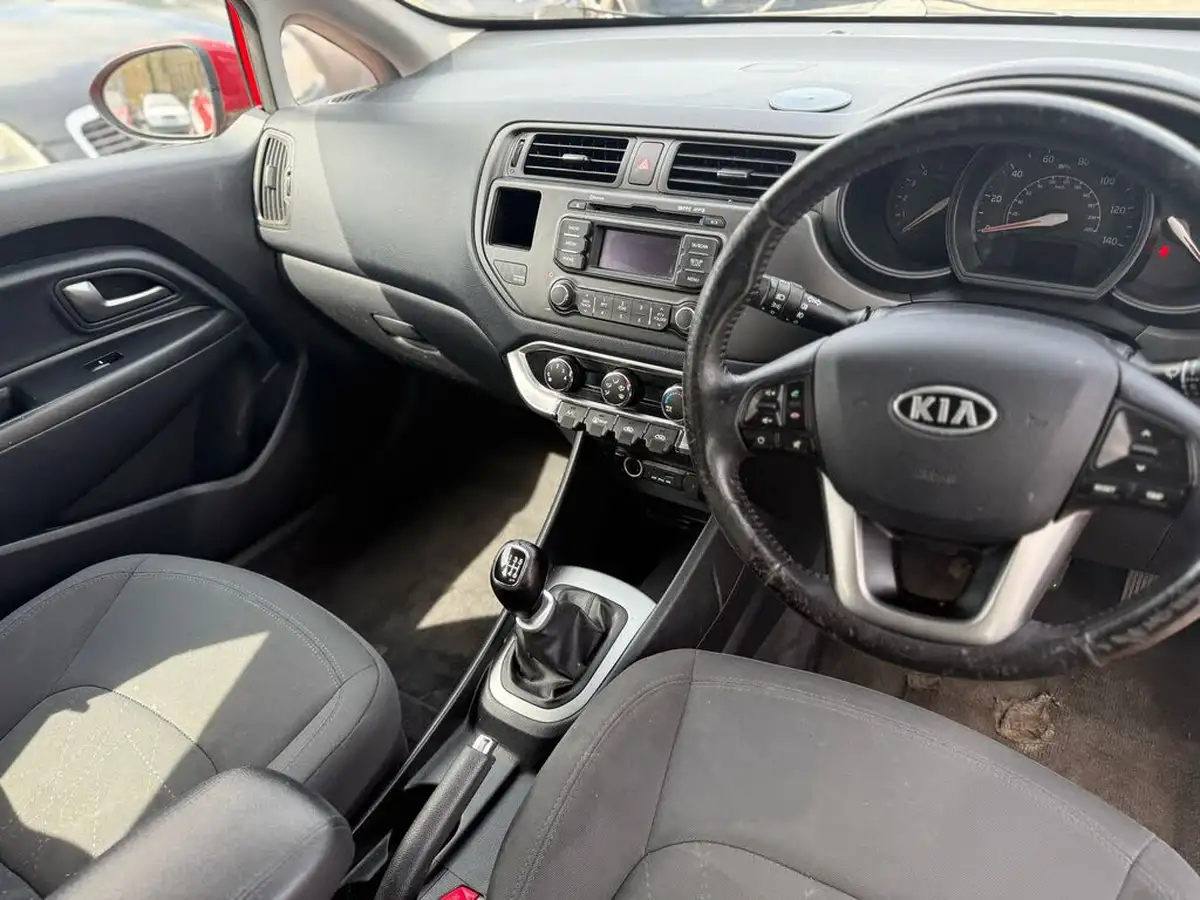 2012-kia-rio-11crdi-2-big-9