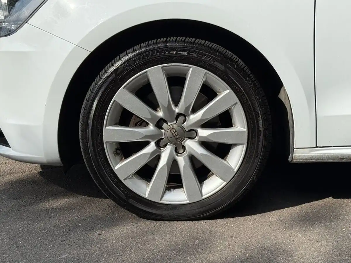 2013-audi-a1-14-tfsi-122ps-sportback-5d-1390cc-s-tronic-big-53