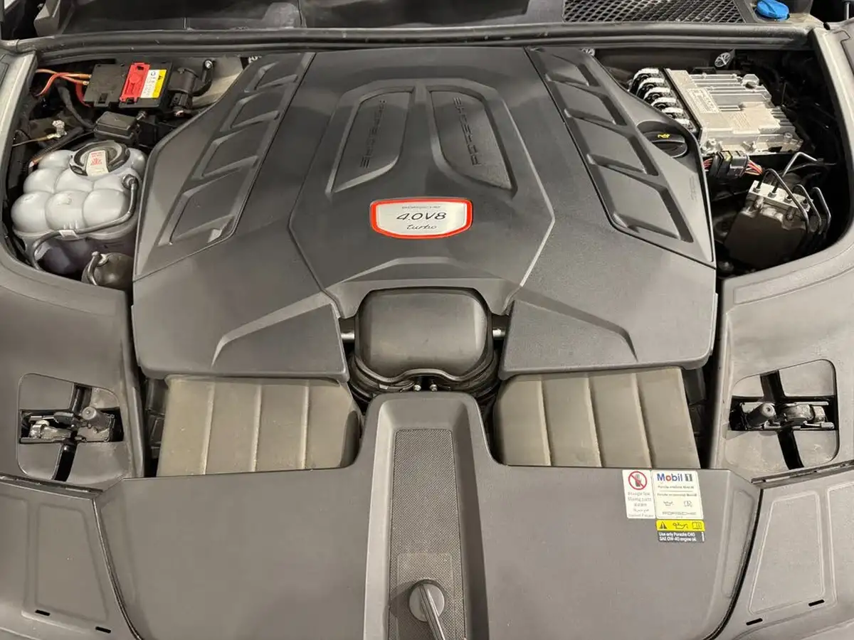 2022-porsche-cayenne-40-v8-turbo-station-wagon-big-46