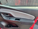 2017-toyota-yaris-15-vvt-i-icon-navi-small-28