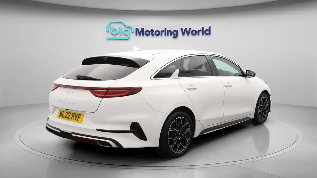 2022-kia-pro-ceed-15-t-gdi-gt-line-big-7