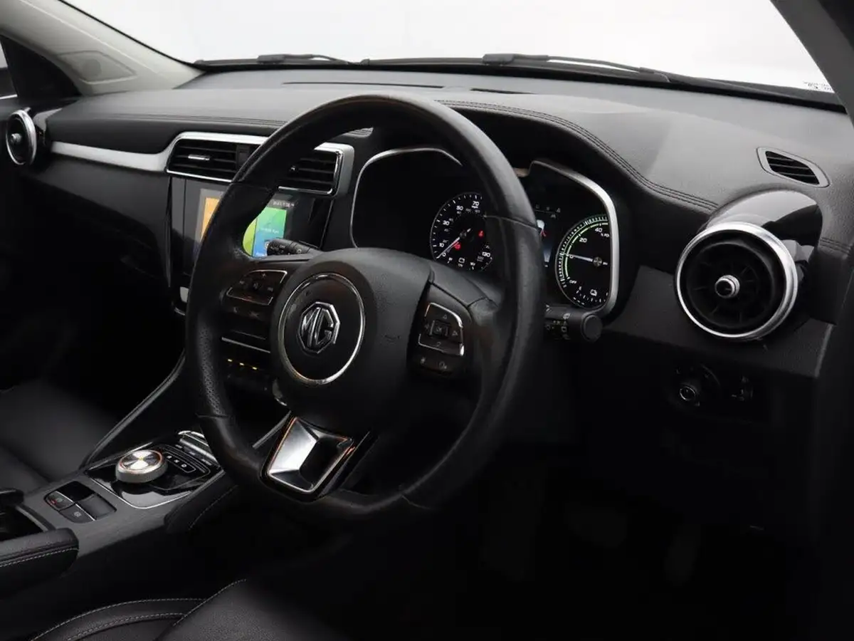 2020-mg-zs-suv-e-exclusive-ev-big-11