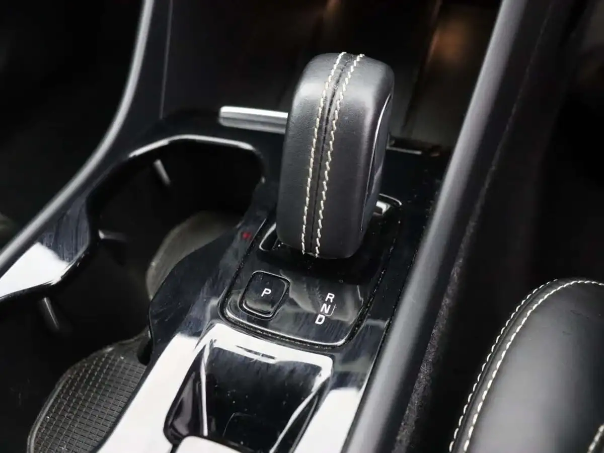 2019-volvo-xc40-20-t4-r-design-pro-awd-big-30