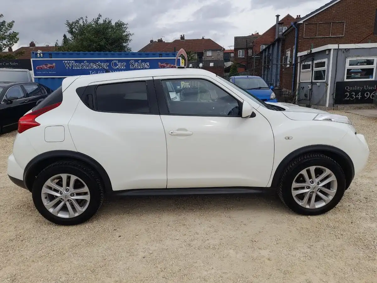 2011-nissan-juke-16-acenta-premium-16v-1598cc-big-7