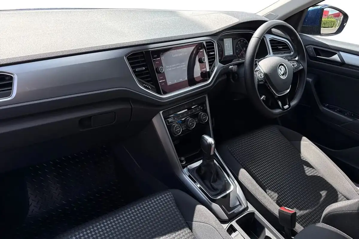 2021-volkswagen-t-roc-15-tsi-active-hatchback-5d-dsg-big-14