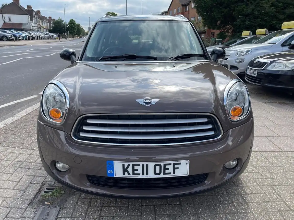 2011-mini-countryman-16-cooper-pepper-big-8