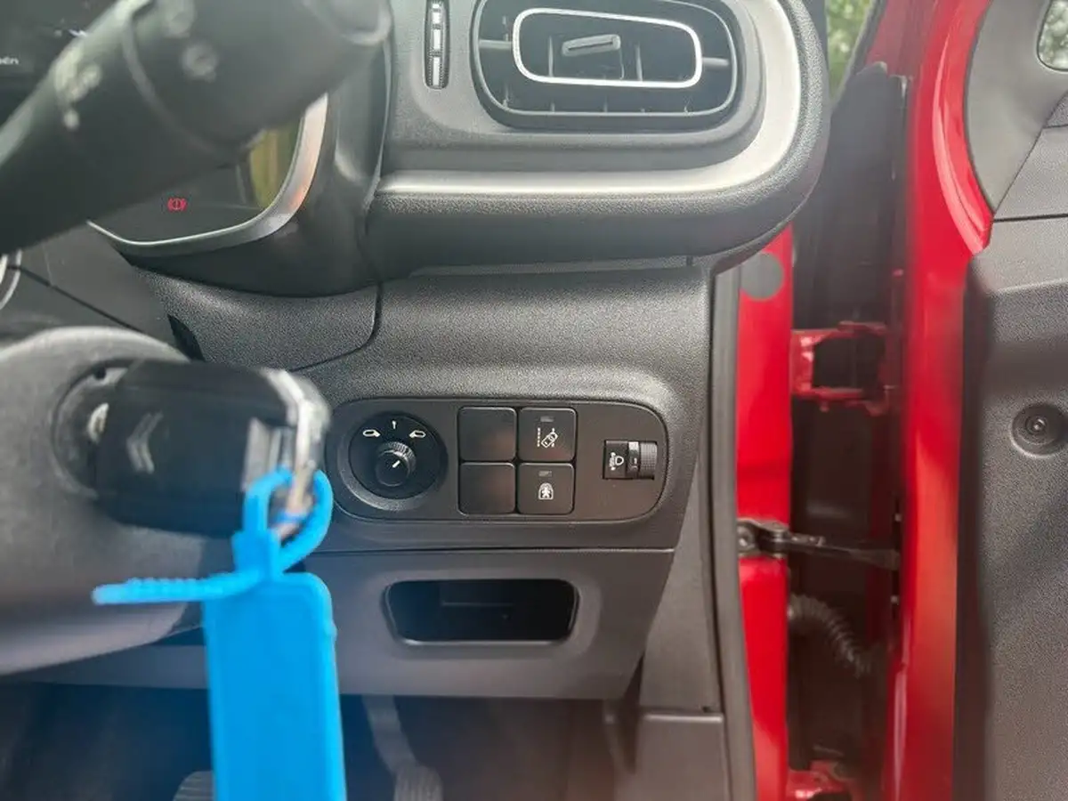 2017-citroen-c3-12-puretech-flair-110ps-ss-eat6-big-18
