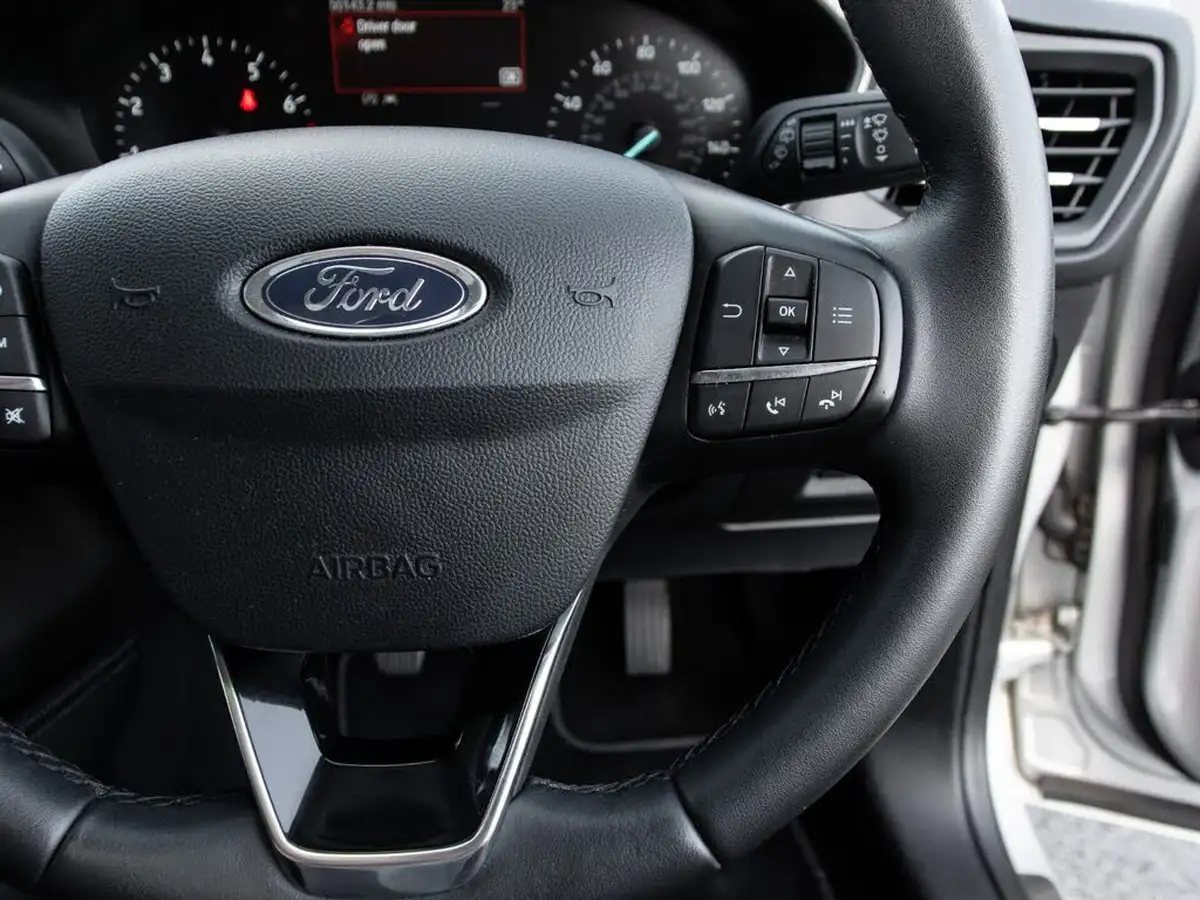 2019-ford-focus-15t-active-x-hatchback-big-19