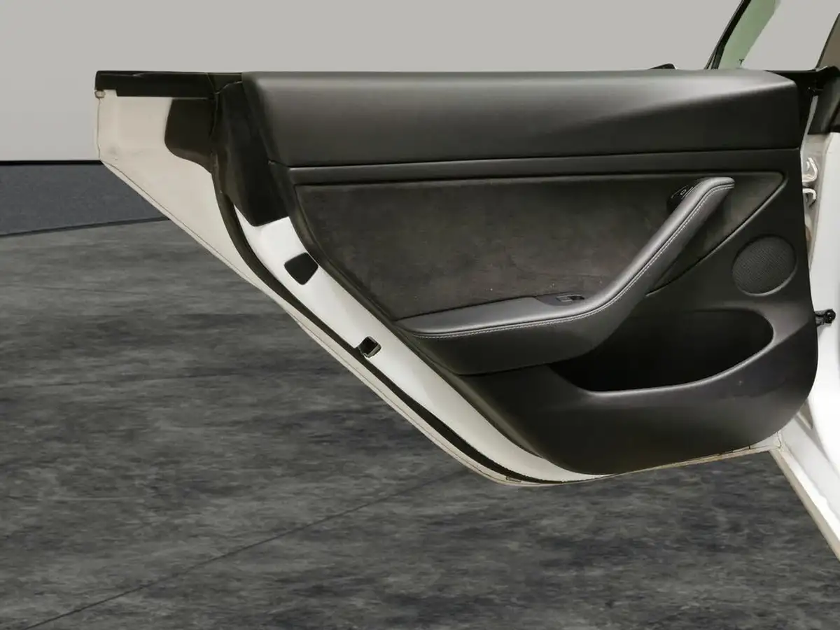 2021-tesla-model-3-e-long-range-4x4-big-26