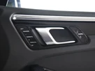 2025-porsche-macan-20-small-42