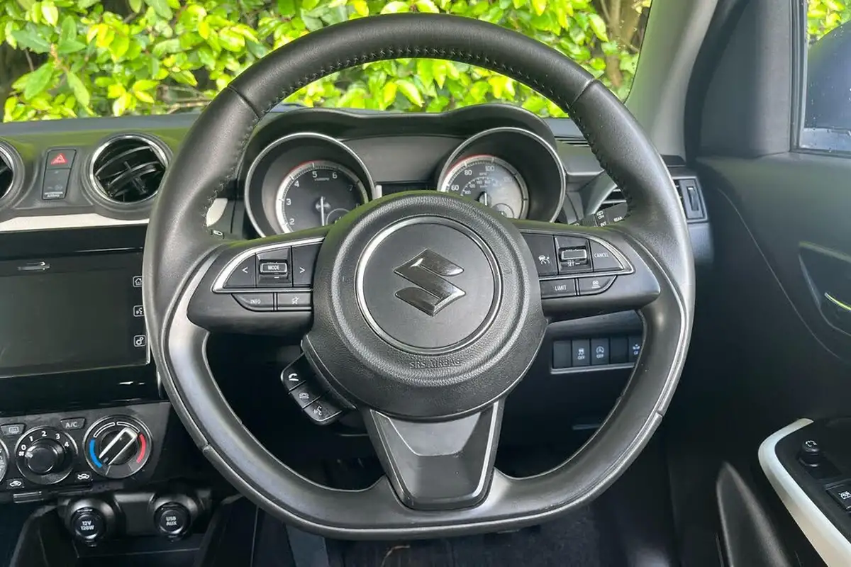 2023-suzuki-swift-12-dualjet-sz-l-big-13