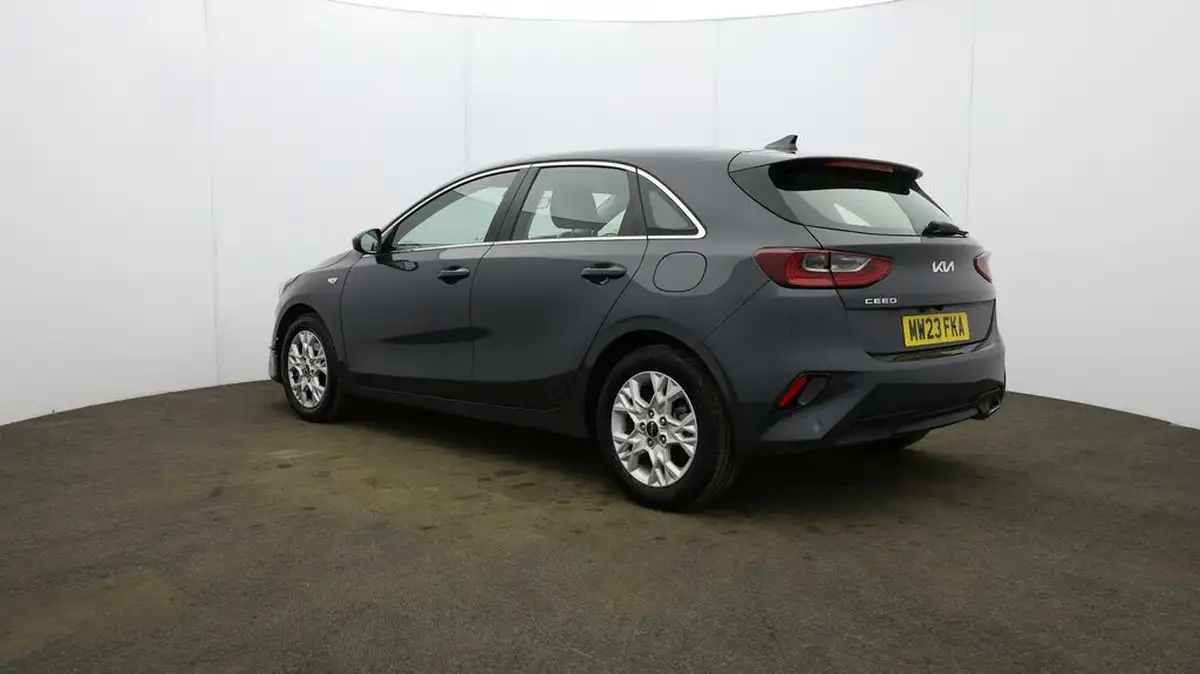 2023-kia-ceed-15-t-gdi-2-158bhp-non-adap-hatchback-big-4