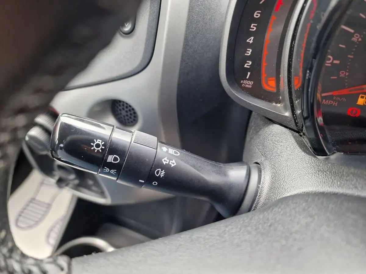 2016-toyota-aygo-10-vvt-i-x-play-68bhp-3d-big-18