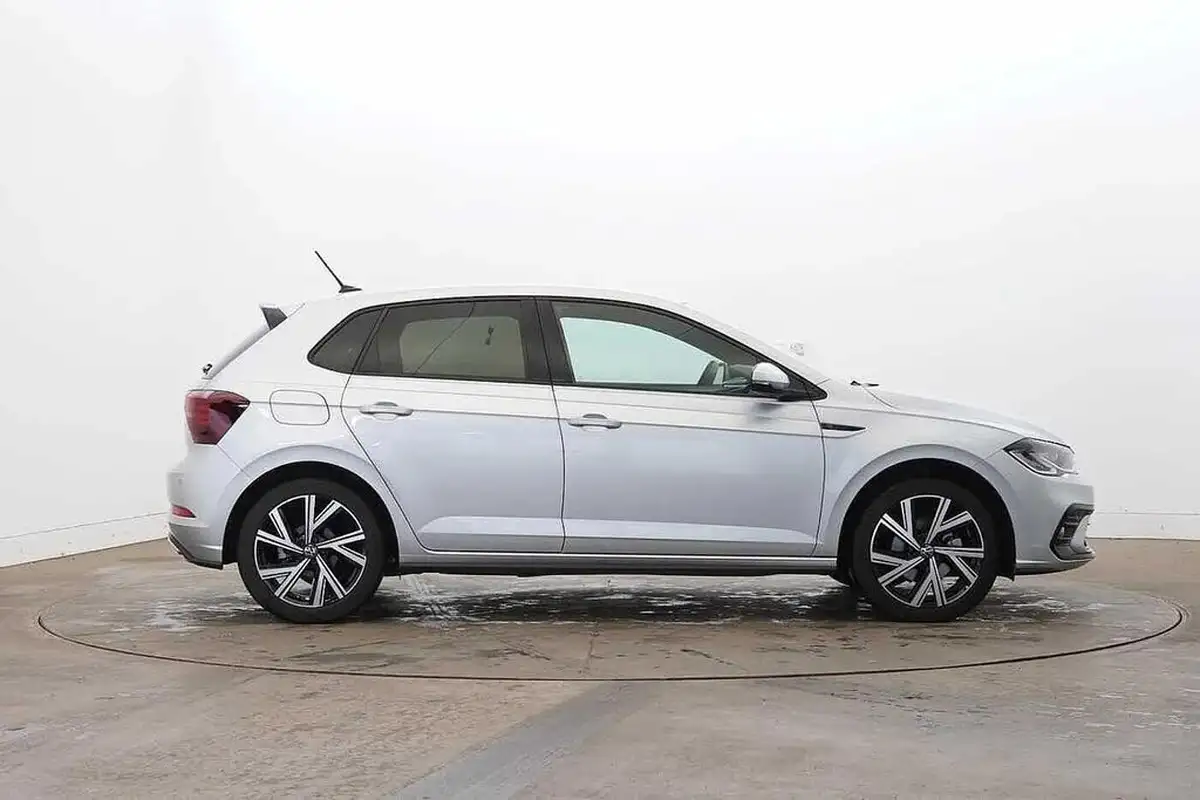 2024-volkswagen-polo-10-tsi-r-line-115ps-dsg-big-3