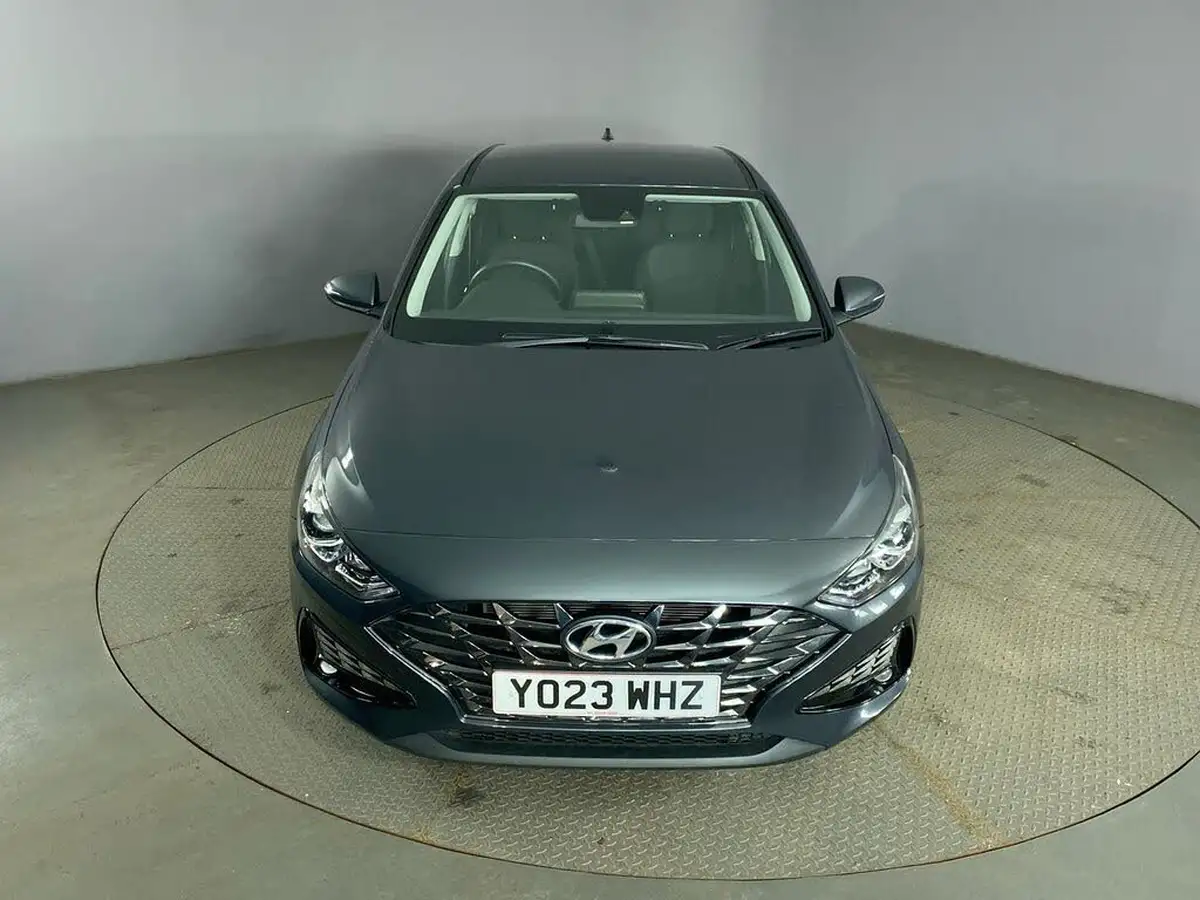 2023-hyundai-i30-10-t-gdi-se-connect-hatchback-dct-big-17