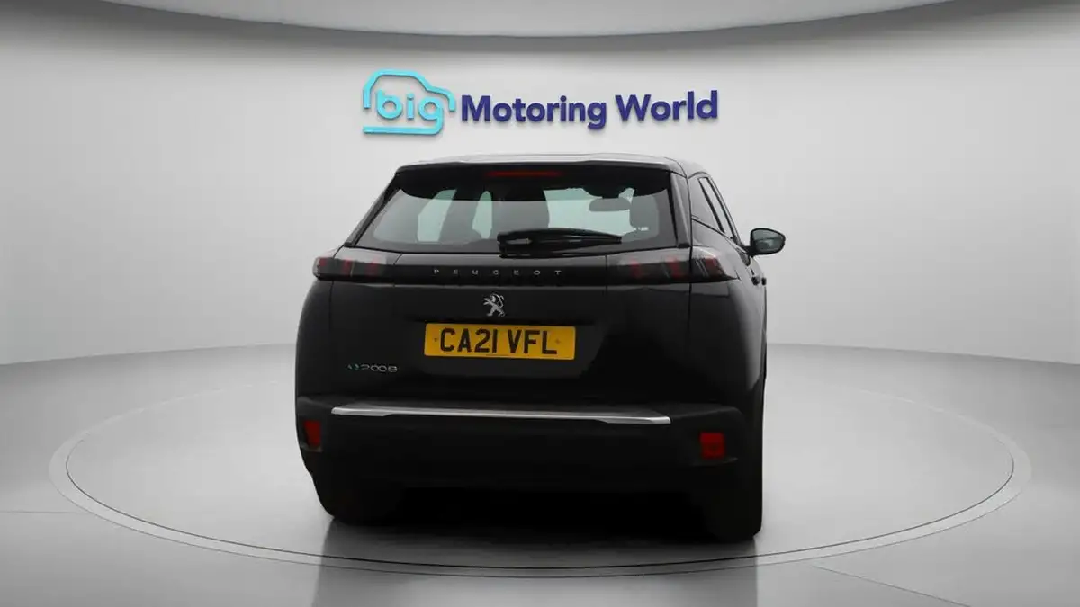 2021-peugeot-2008-suv-e-active-premium-big-6