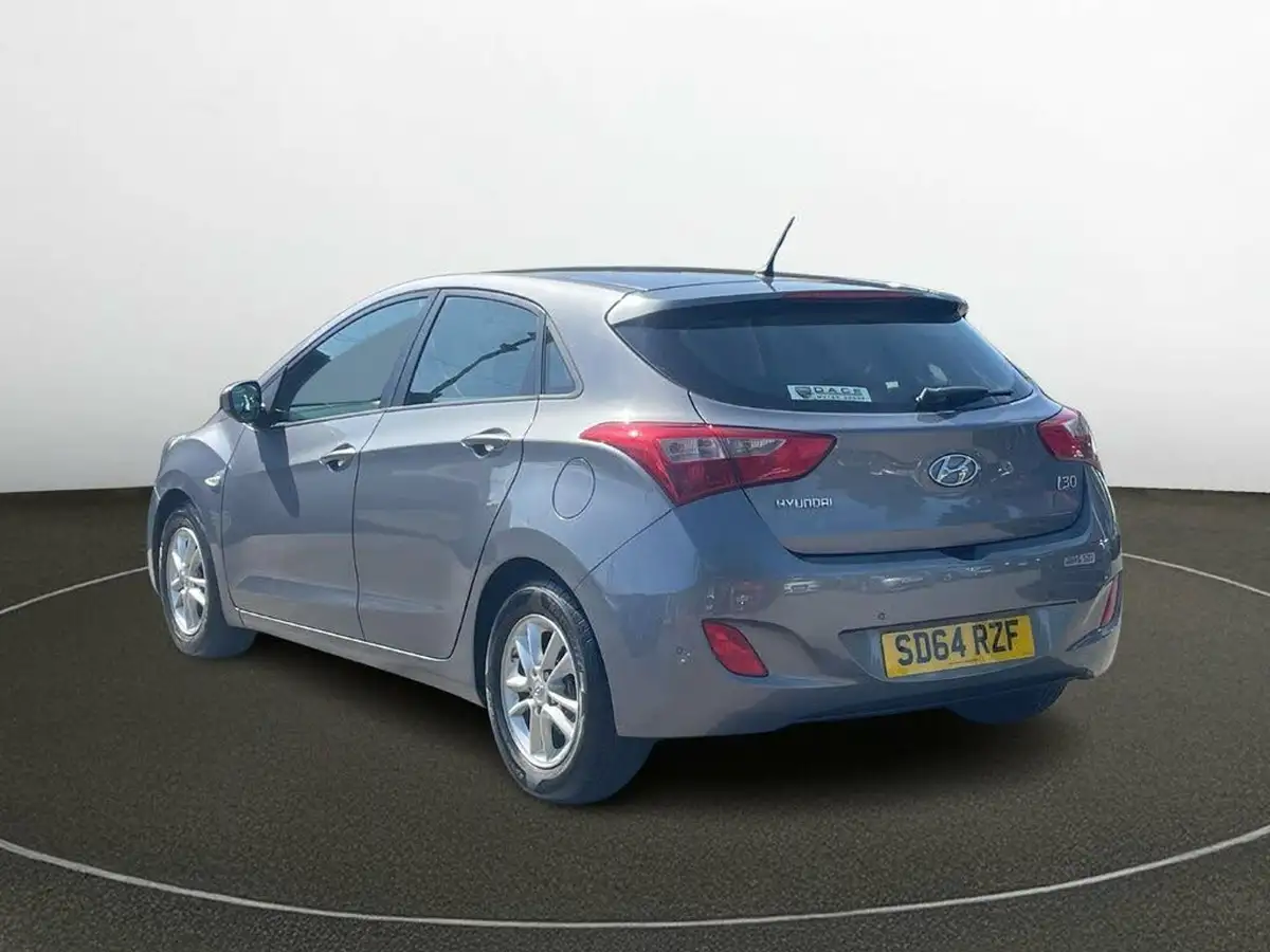 2014-hyundai-i30-14-active-5d-big-6
