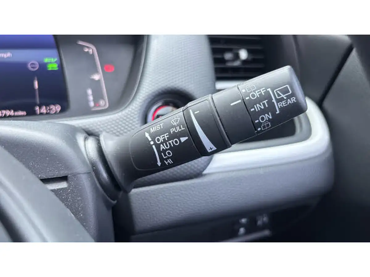2022-honda-jazz-15-i-mmd-se-109ps-big-30