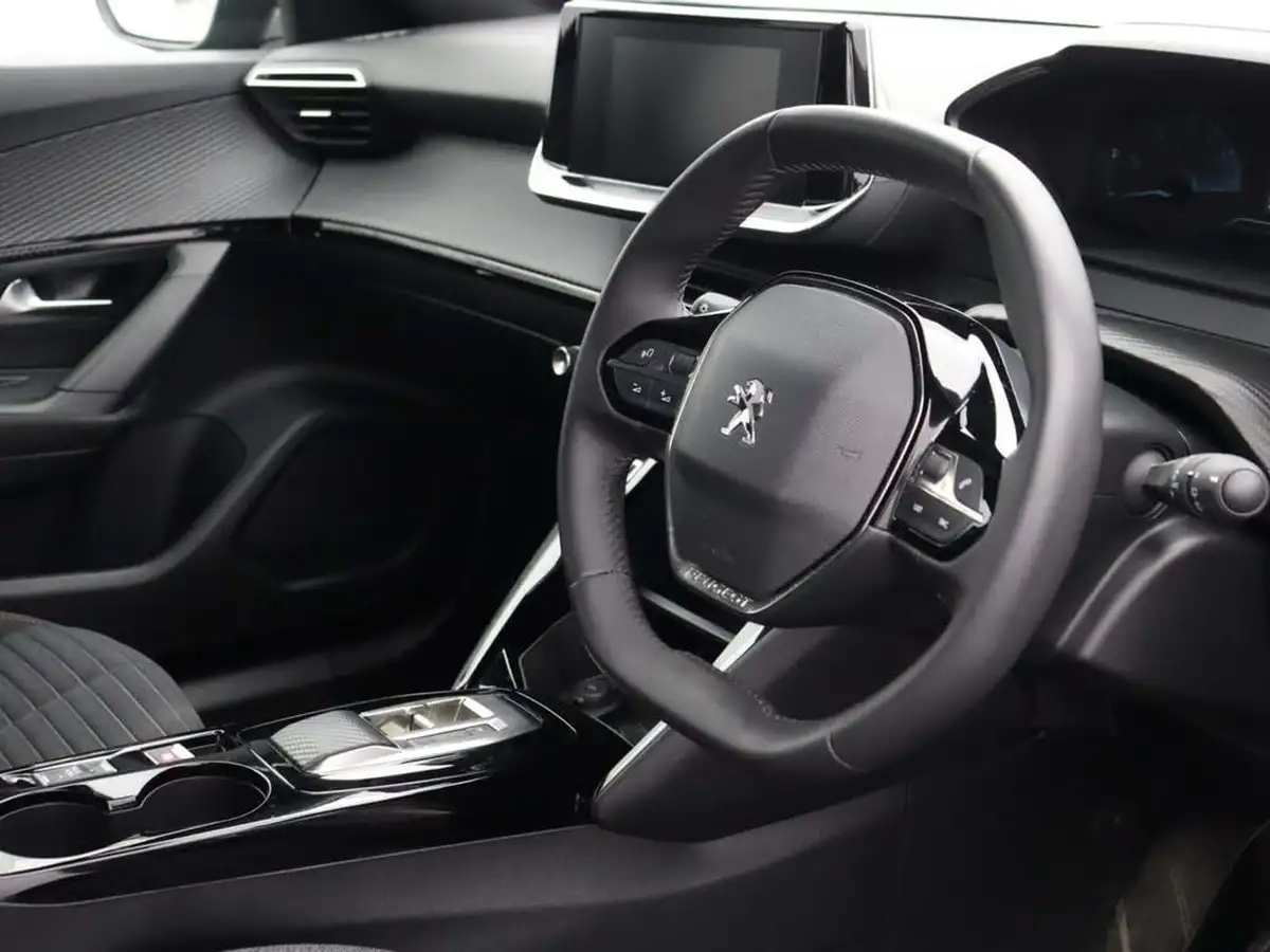 2023-peugeot-2008-suv-e-active-premium-big-18