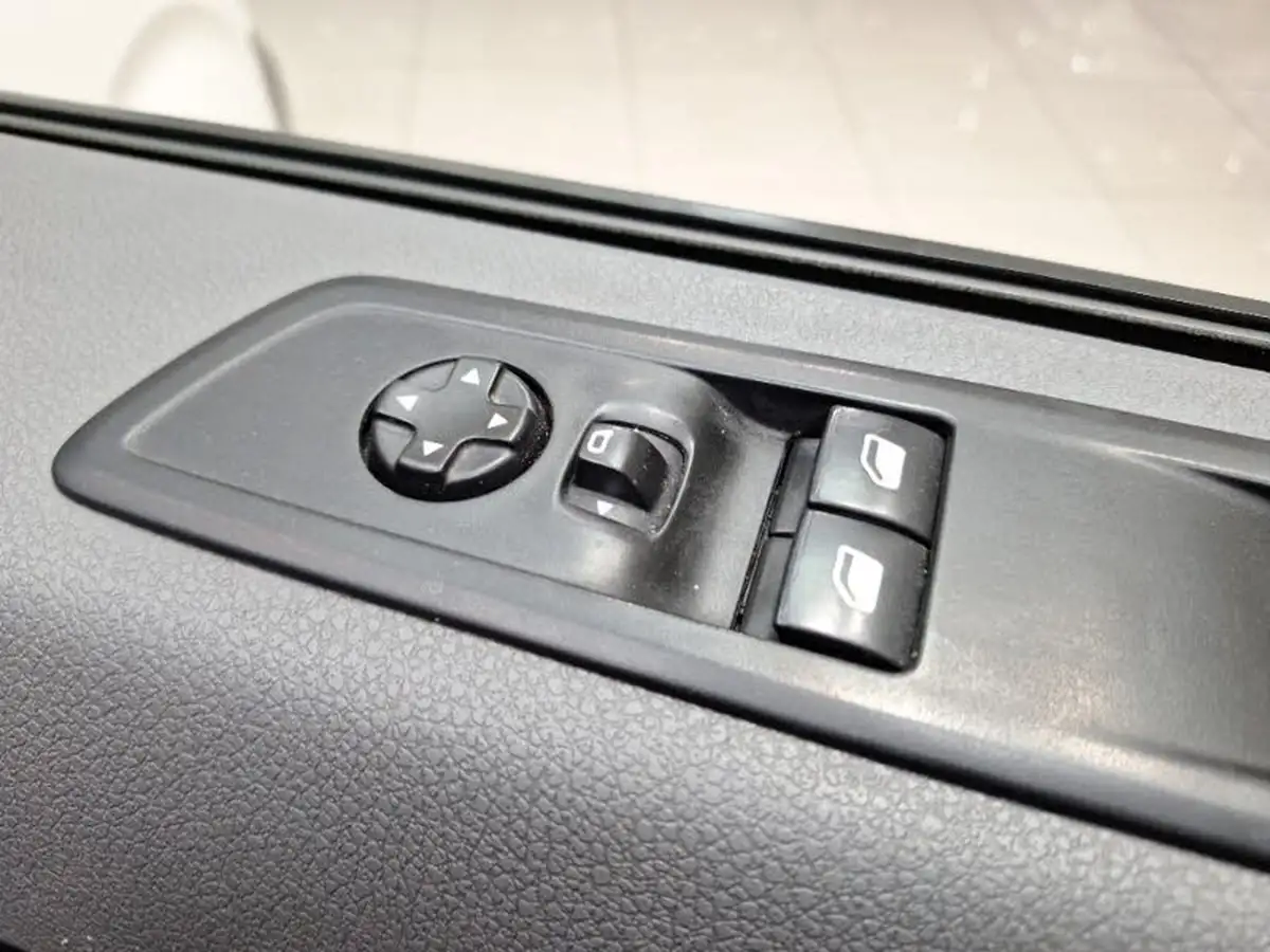 2022-vauxhall-vivaro-20td-3100-l2h1-dynamic-panel-big-17