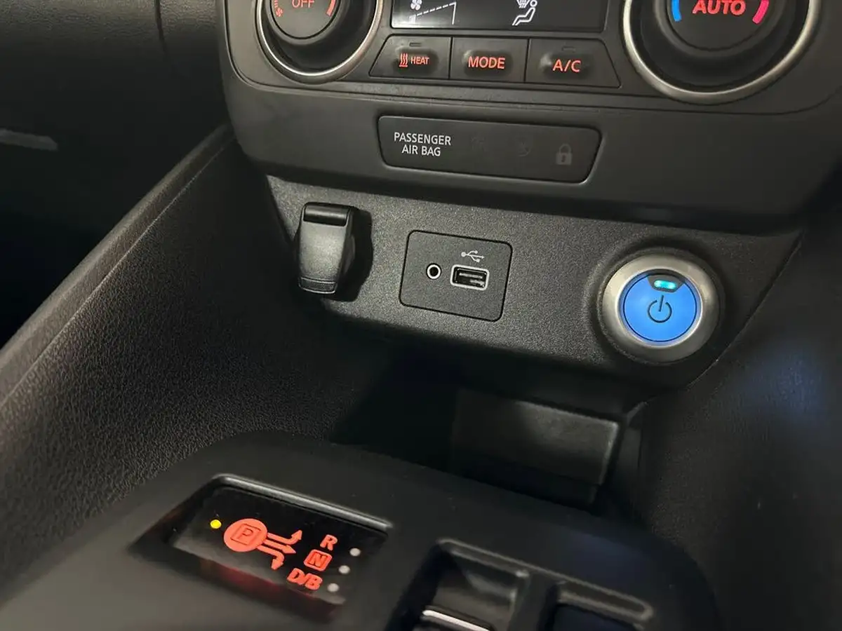 2021-nissan-leaf-e-acenta-big-23