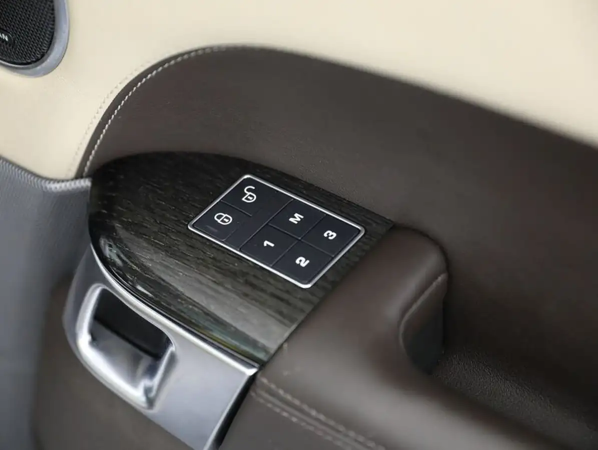 2020-land-rover-range-rover-sport-20-p400e-hse-big-47