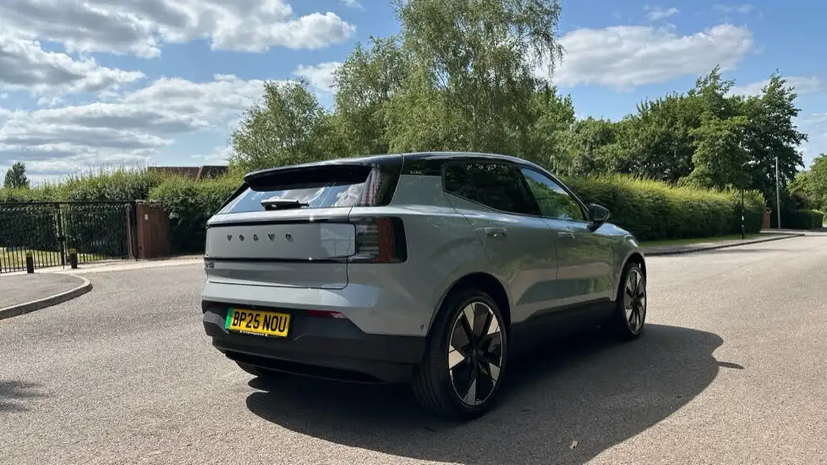 2025-volvo-ex30-e-single-motor-ultra-big-41