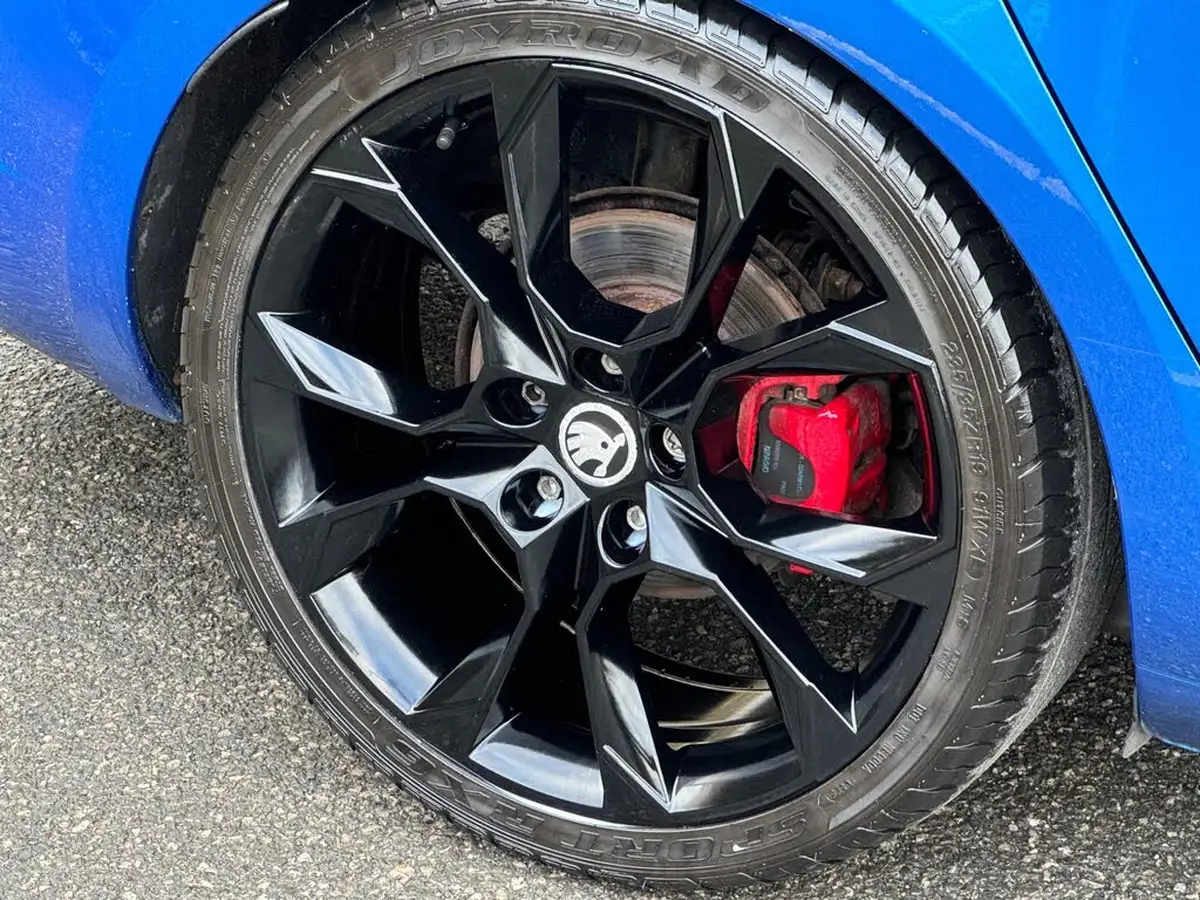 2018-skoda-octavia-20tdi-vrs-hatchback-dsg-big-61