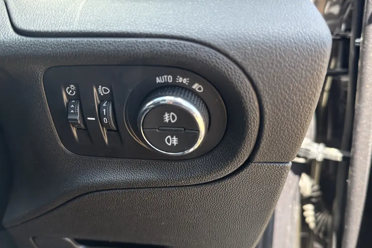 2020-vauxhall-grandland-x-12-business-edition-nav-big-26