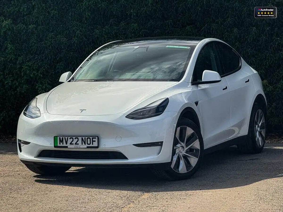 2022-tesla-model-y-e-long-range-big-26
