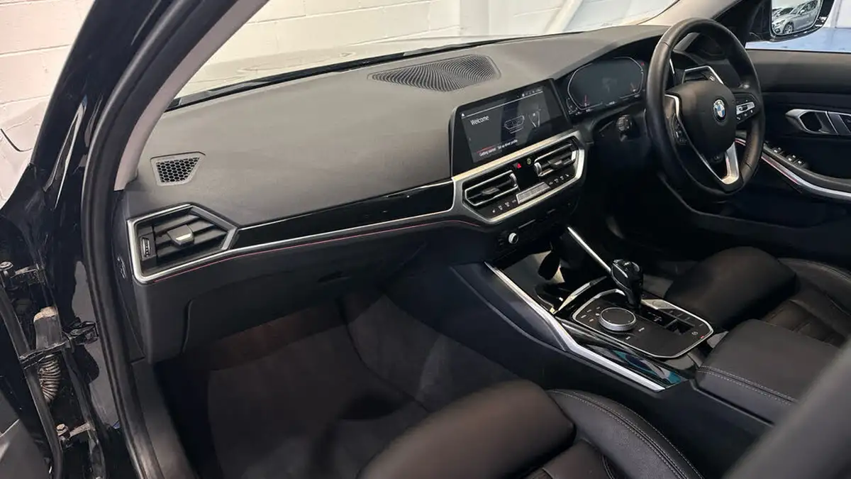 2021-bmw-3-series-20td-320d-sport-touring-5d-big-9