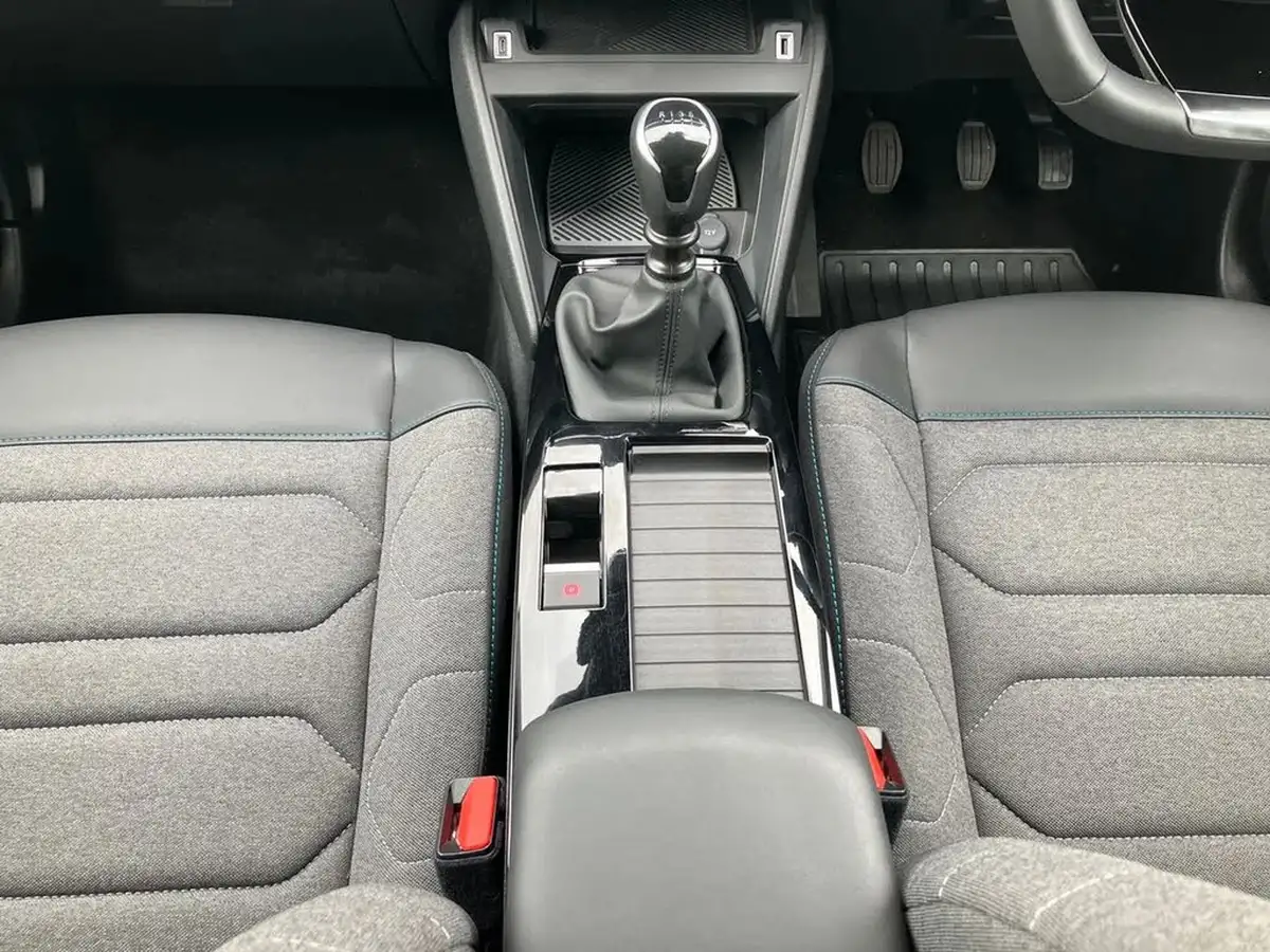 2023-citroen-c4-12-puretech-c-series-edition-big-19