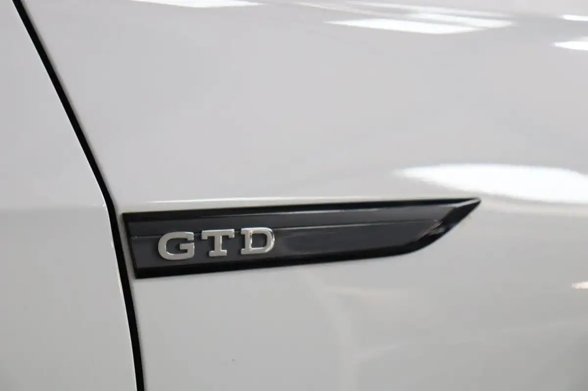 2021-volkswagen-golf-20tdi-gtd-big-14