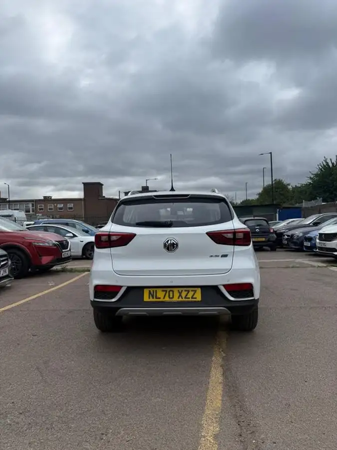 2021-mg-zs-suv-e-exclusive-ev-big-3