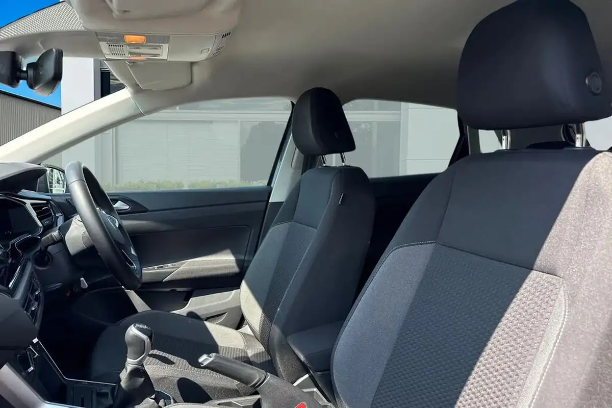 2023-volkswagen-polo-10-tsi-life-big-15