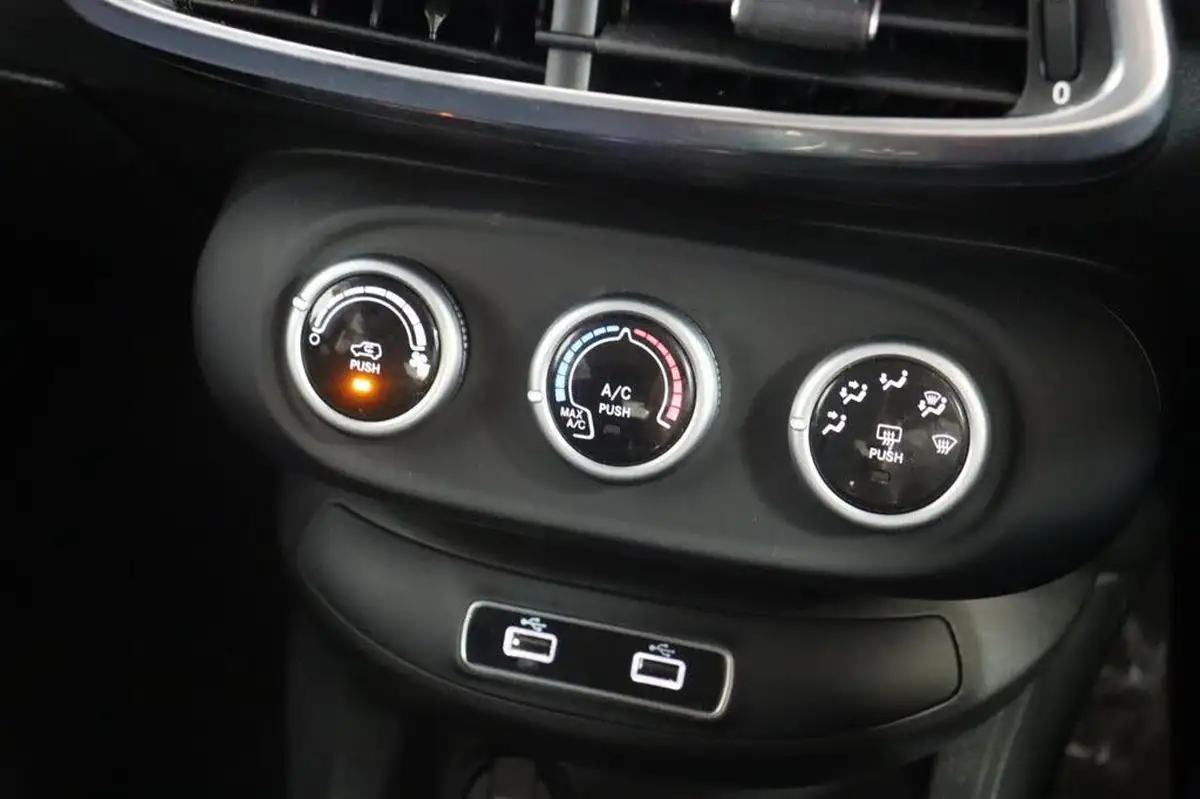 2023-fiat-500x-10-firefly-turbo-club-big-26