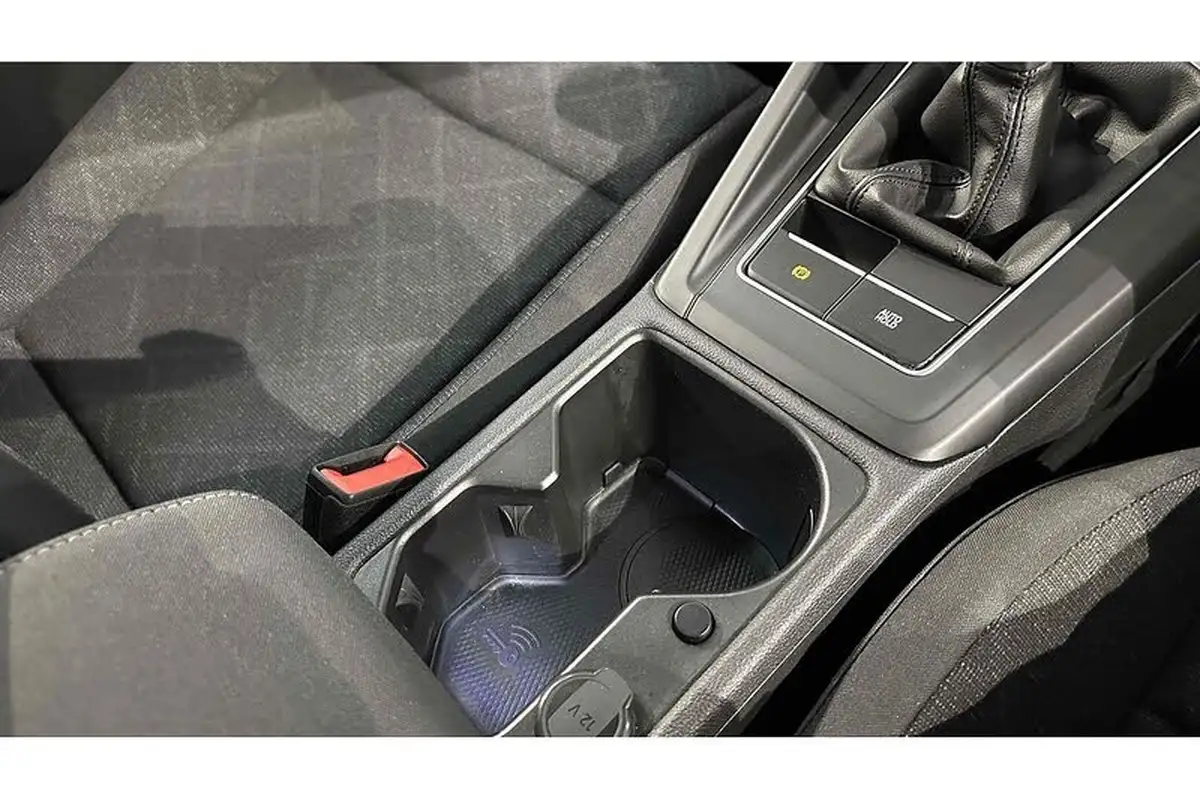 2022-volkswagen-golf-20tdi-life-hatchback-big-50