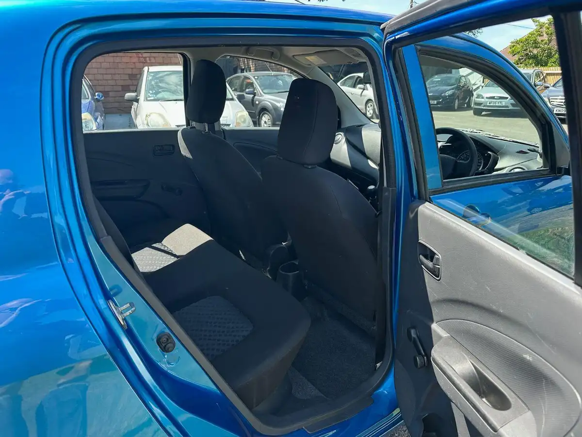 2017-suzuki-celerio-10-sz2-big-6