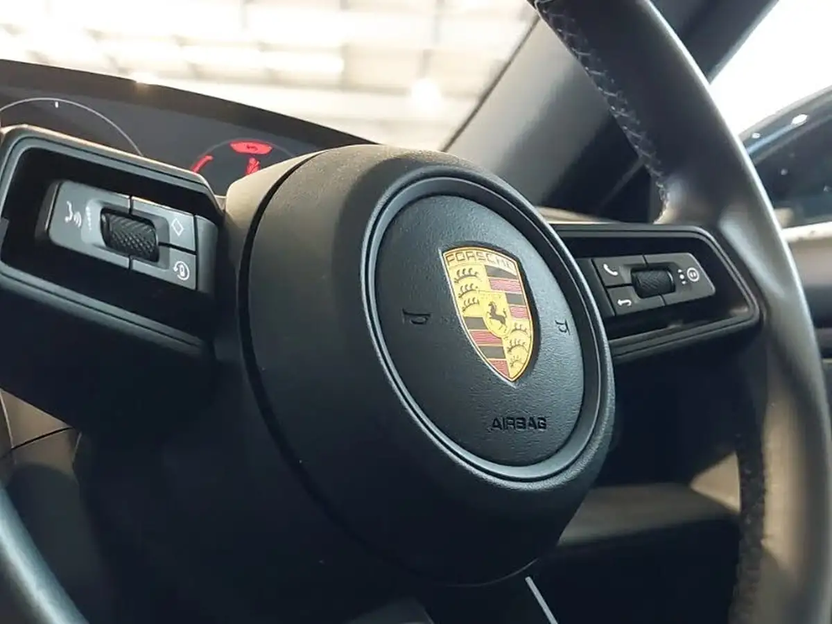 2022-porsche-taycan-e-4s-530ps-big-13