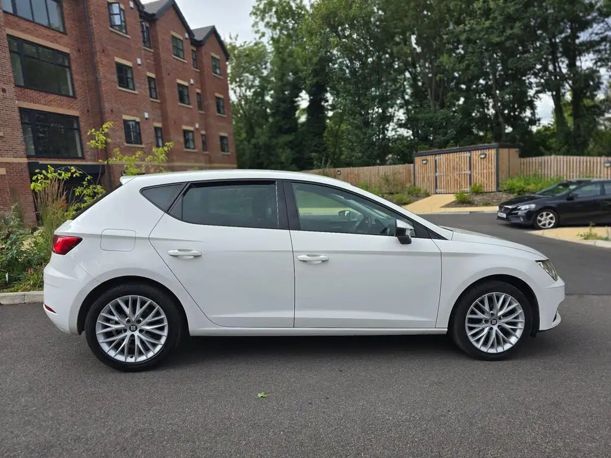 2017-seat-leon-12-tsi-se-dynamic-technology-hatchback-big-4