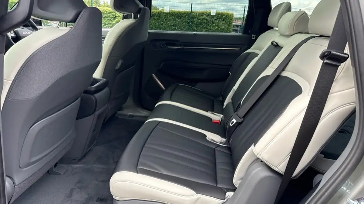 2025-kia-ev9-e-gt-line-s-7-big-8