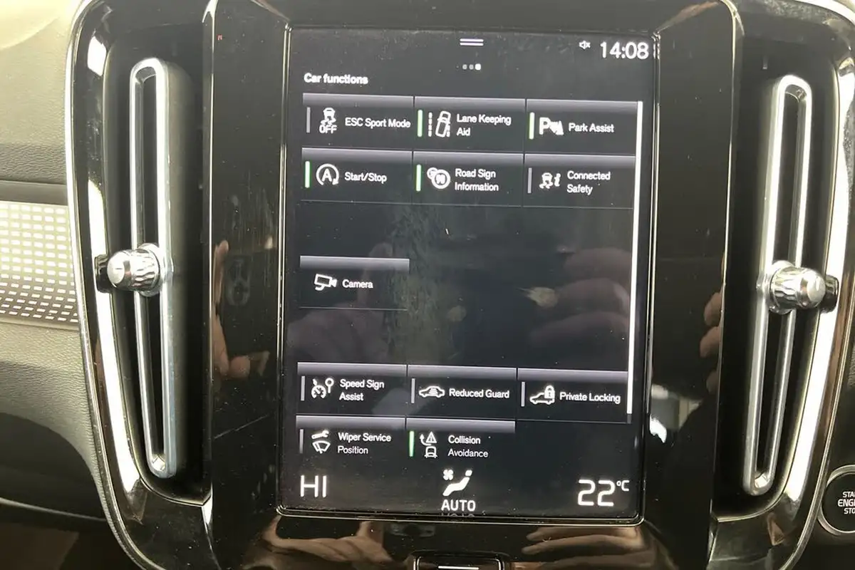 2021-volvo-xc40-15-t3-r-design-161bhp-big-33