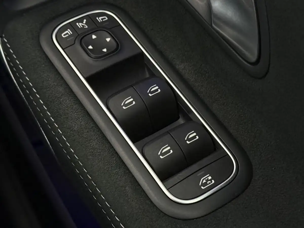 2021-mercedes-benz-a-class-13-a180-amg-line-executive-edition-hatchback-5d-7g-dct-big-38