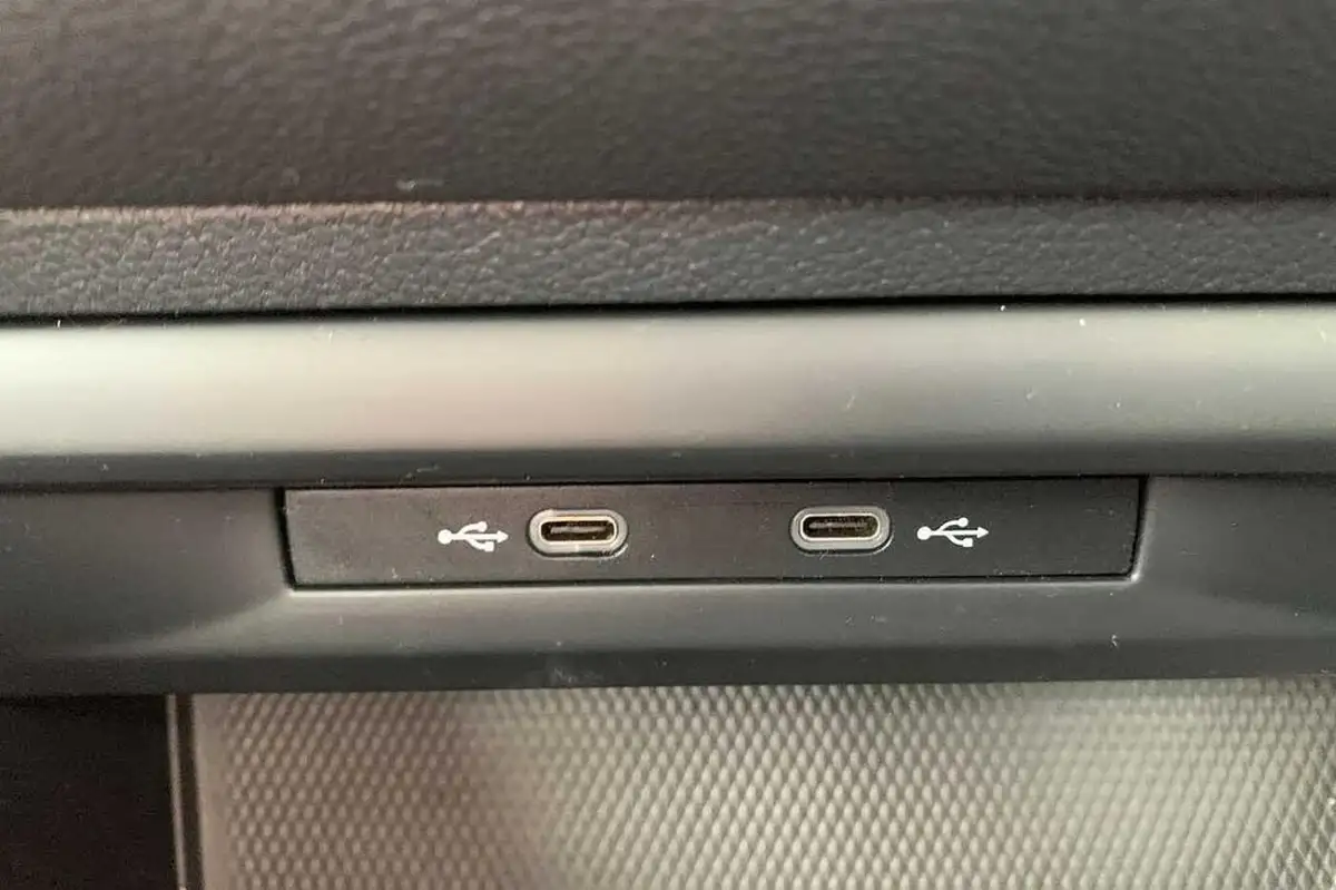 2021-volkswagen-golf-15-etsi-life-150ps-hatchback-big-25